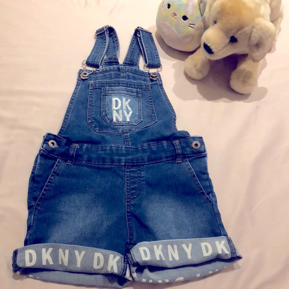 DKNY overall short, so stretchy, good condition